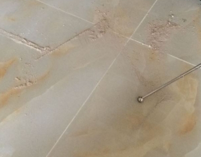 富锦瓷砖空鼓维修公司分享粘合剂选择不当在瓷砖铺贴过程中可能导致以下问题